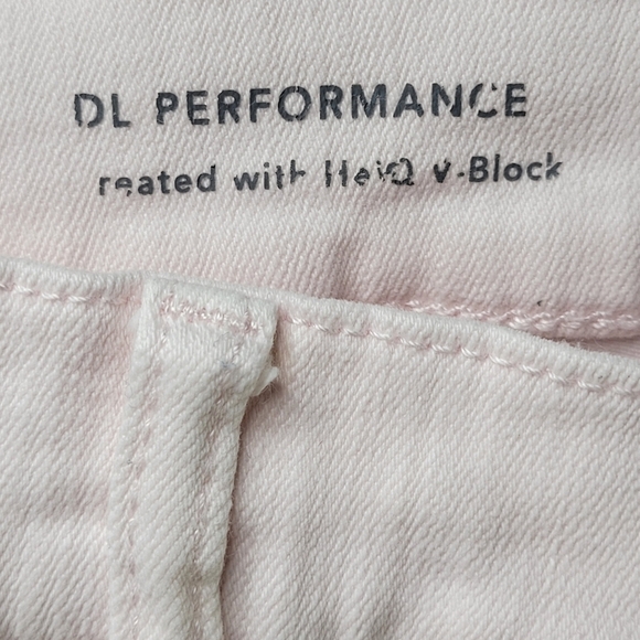 DL1961 Mara Straight Leg Jeans Size 30 29X27 Pale Pink Instasculpt Ankle Raw Hem - Picture 5 of 14